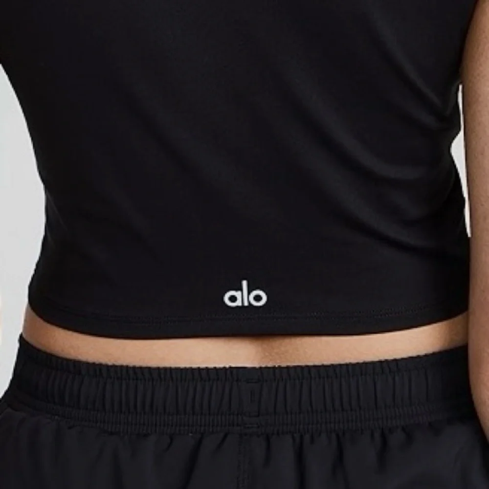 Brand New- Alosoft Crop Finesse Short Sleeve in Black 🖤 - Picture 14 of 14